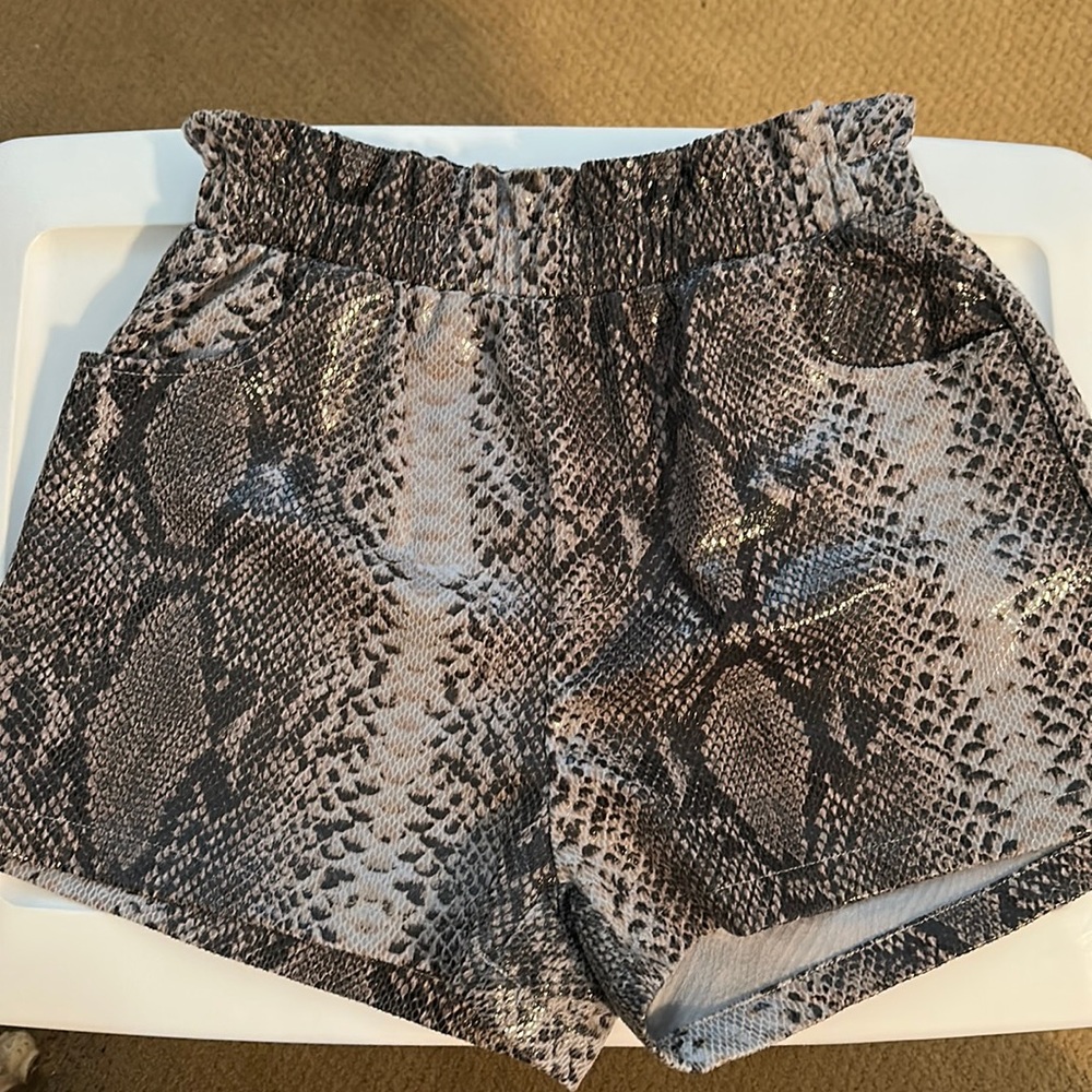 Entro leather shorts